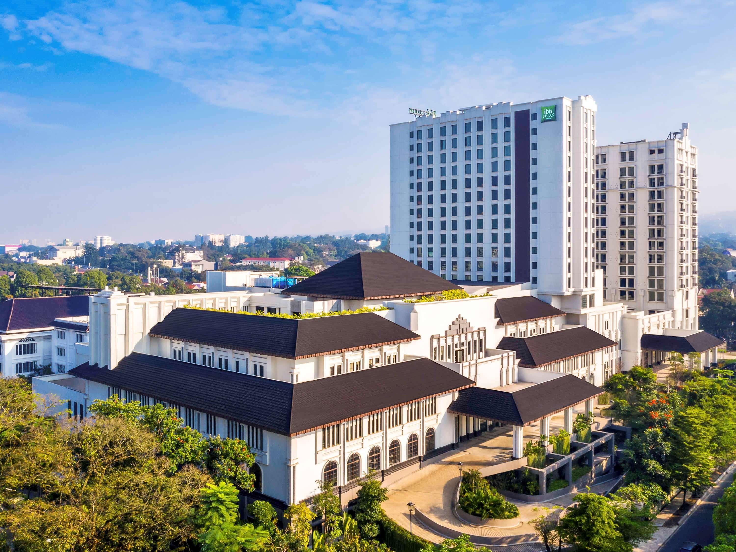 Ibis Styles Bandung Grand Central Exterior foto
